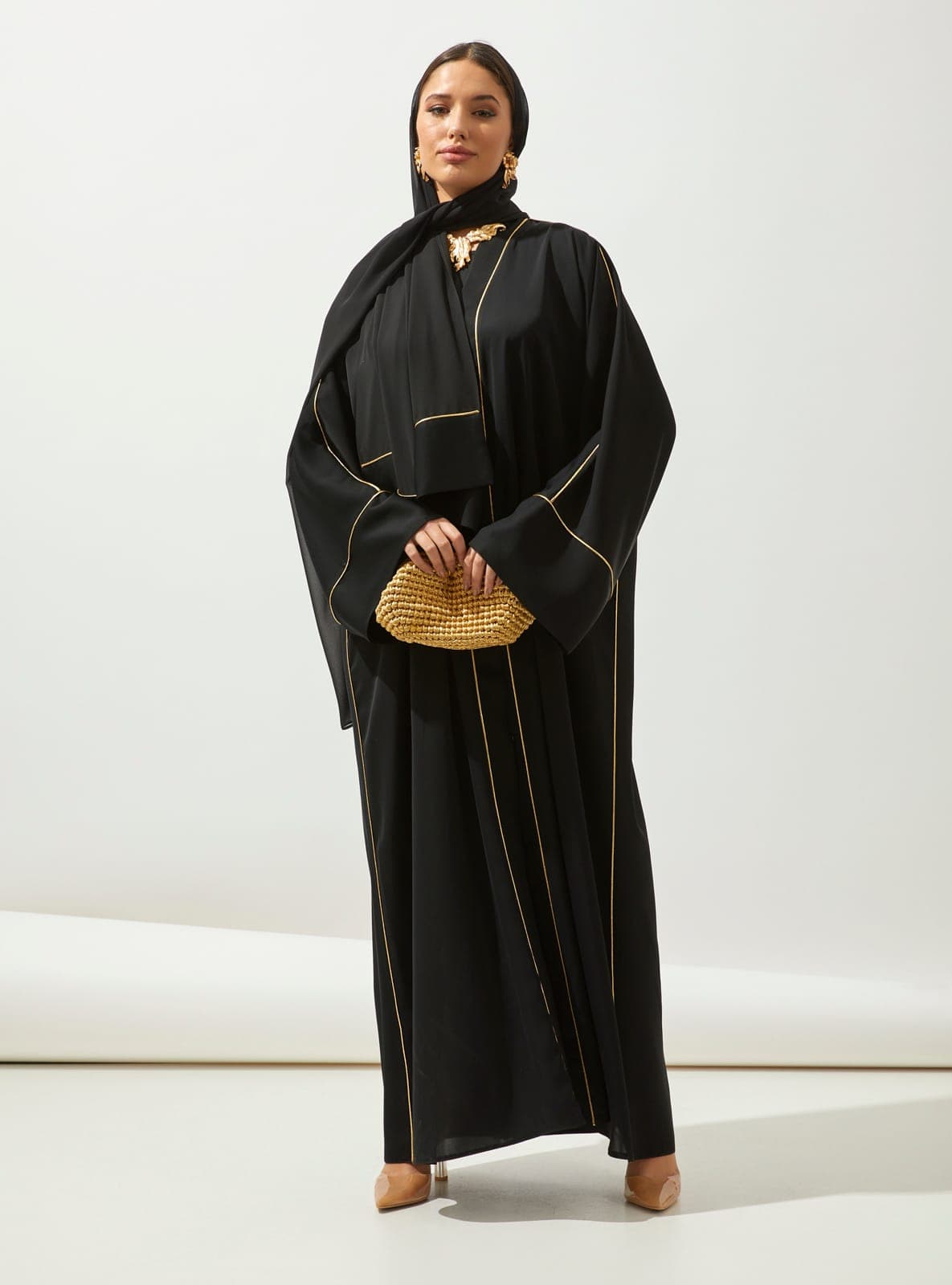 Altın Detaylı V Yaka Abaya Siyah