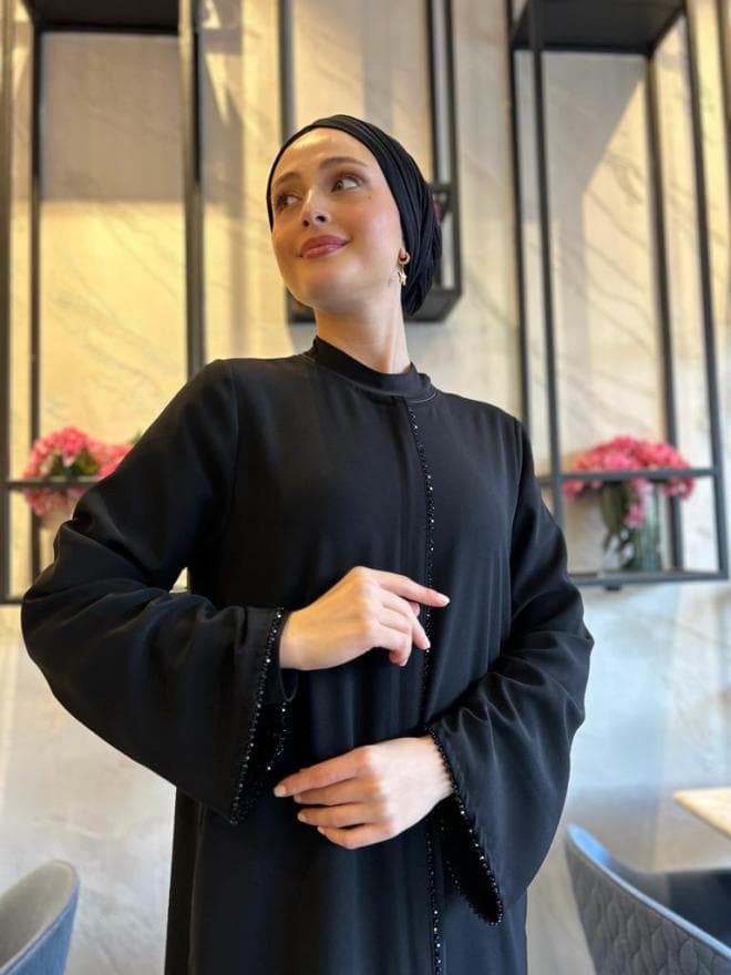 KESME BONCUKLU SİYAH FERACE