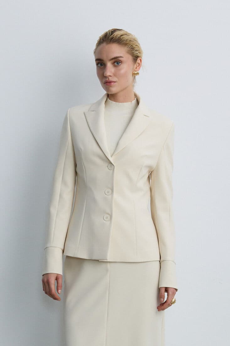 KREM BELE OTURAN BLAZER