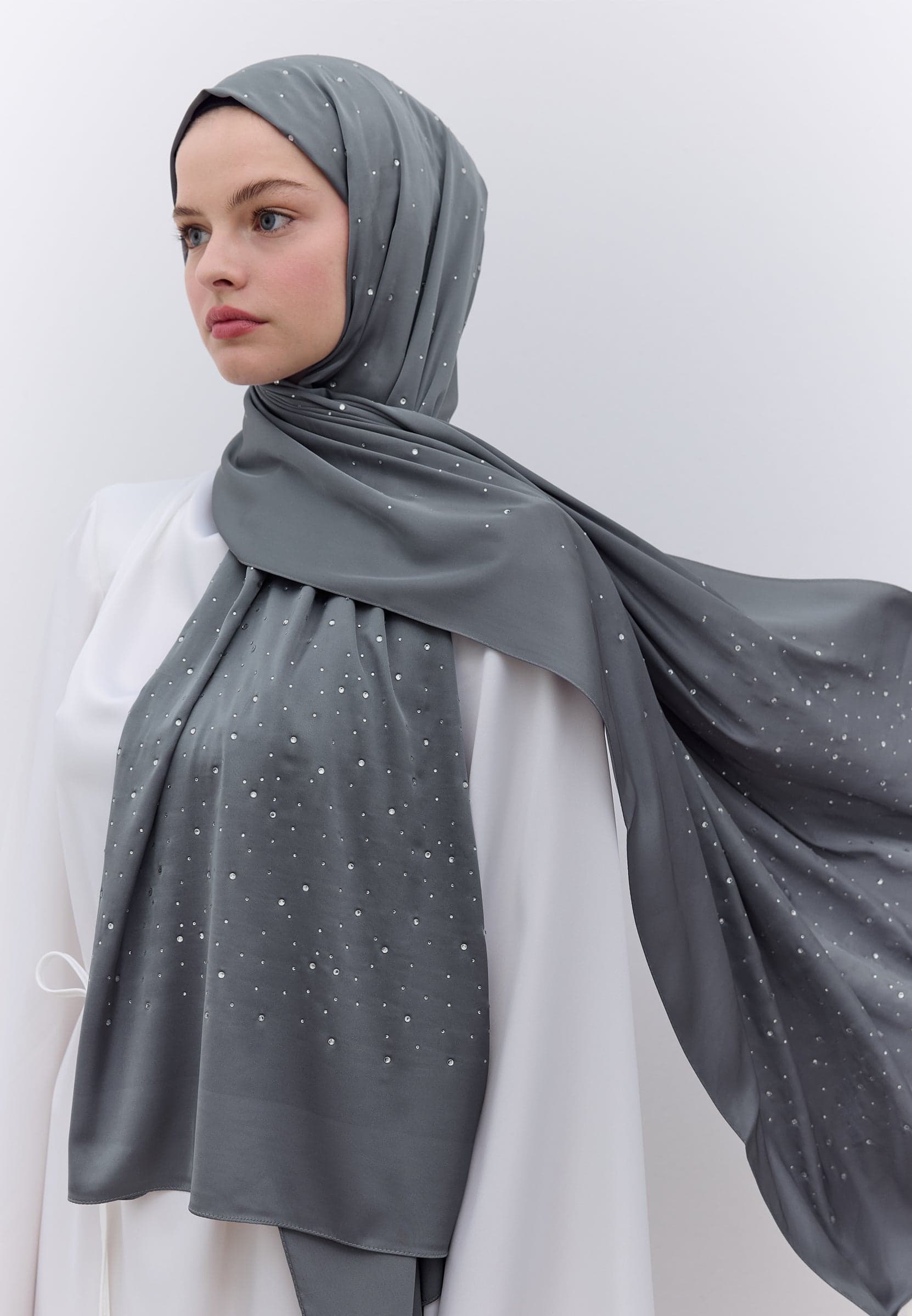 Strass Taşlı İpeksi Şal Füme