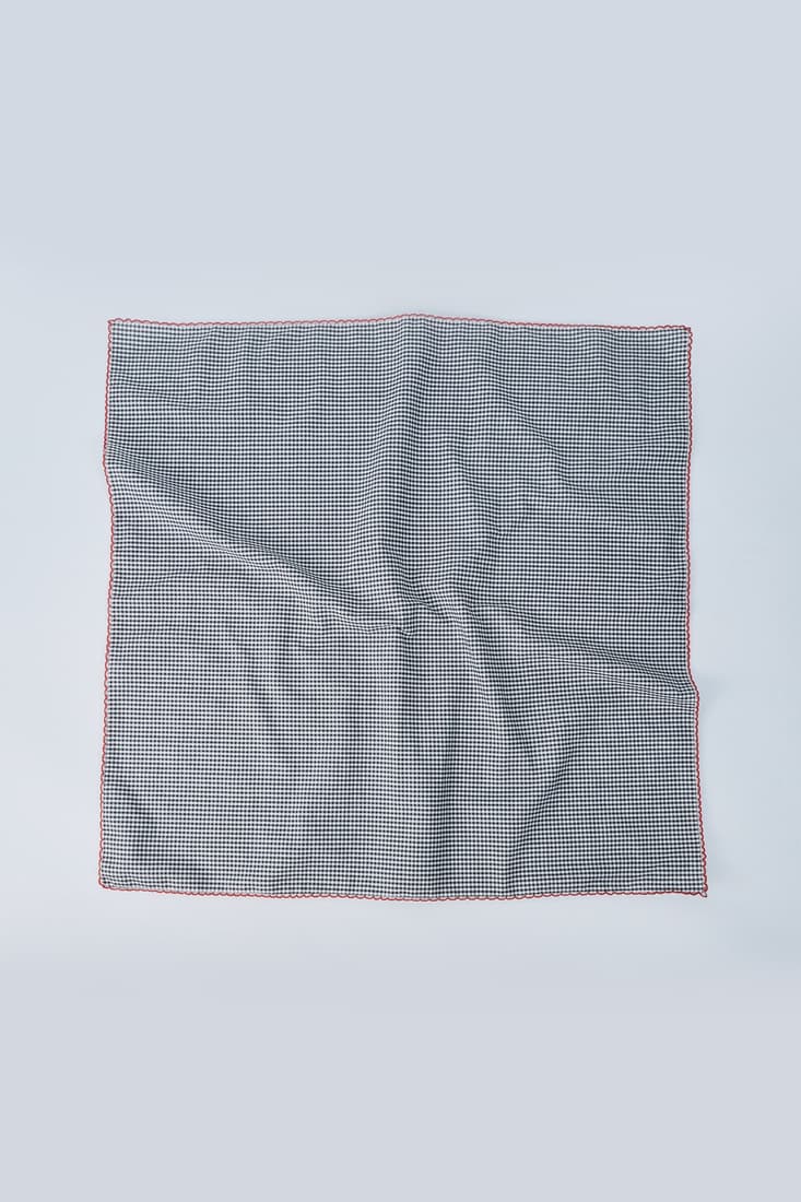 SİYAH NAKIŞLI PÖTİKARE BANDANA