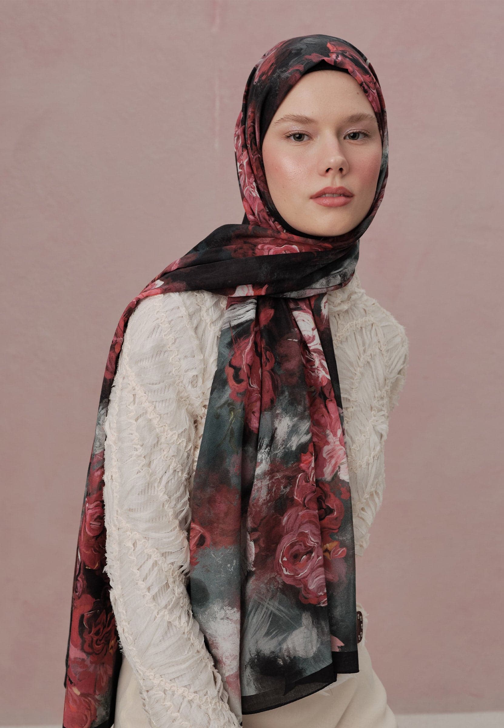 Love In Bloom Desen Vual Şal Siyah
