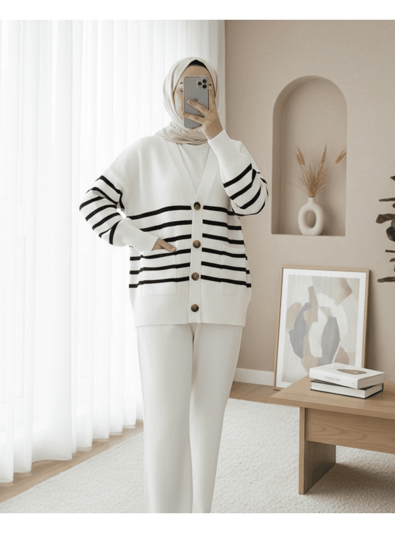 Çift Cepli Çizgili Düğmeli Oversize Hırka Ekru