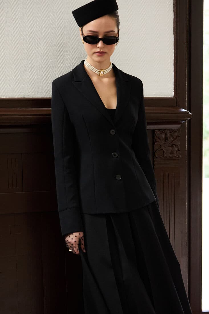 SİYAH BELE OTURAN BLAZER