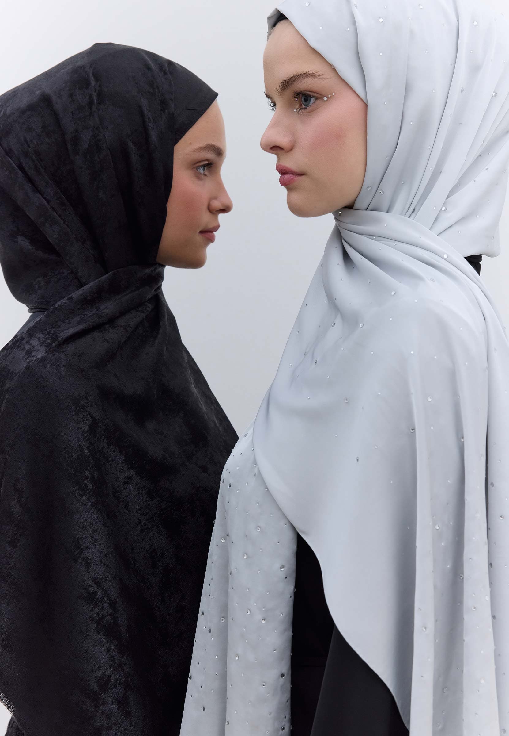 Strass Taşlı İpeksi Şal Gümüş