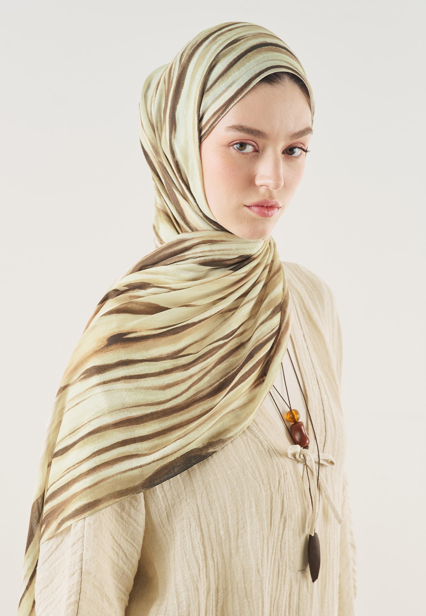 Dark Batik Desen Soft Viskon Şal Kahve