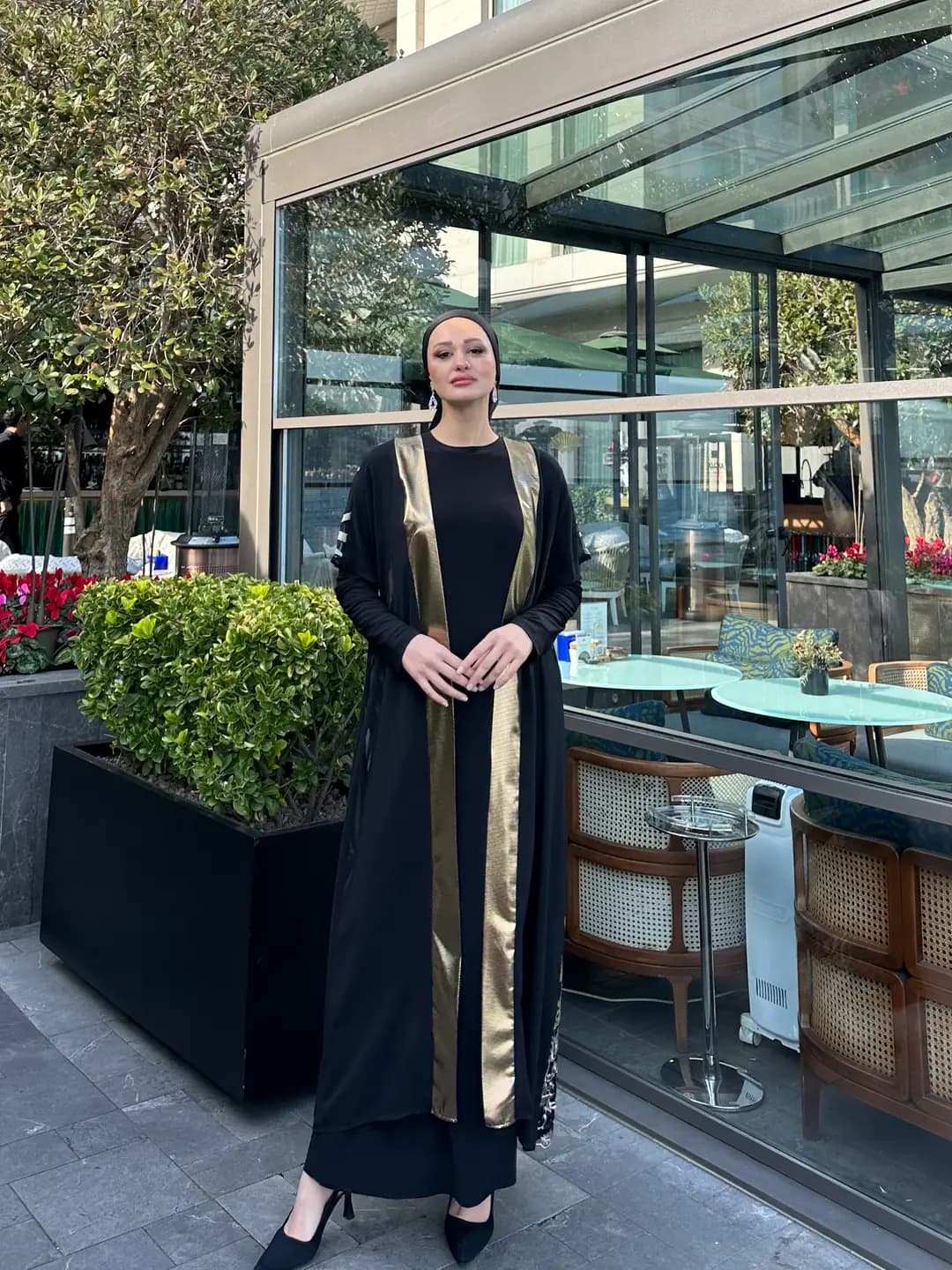 Arka Detaylı Kısa Kollu Abaya