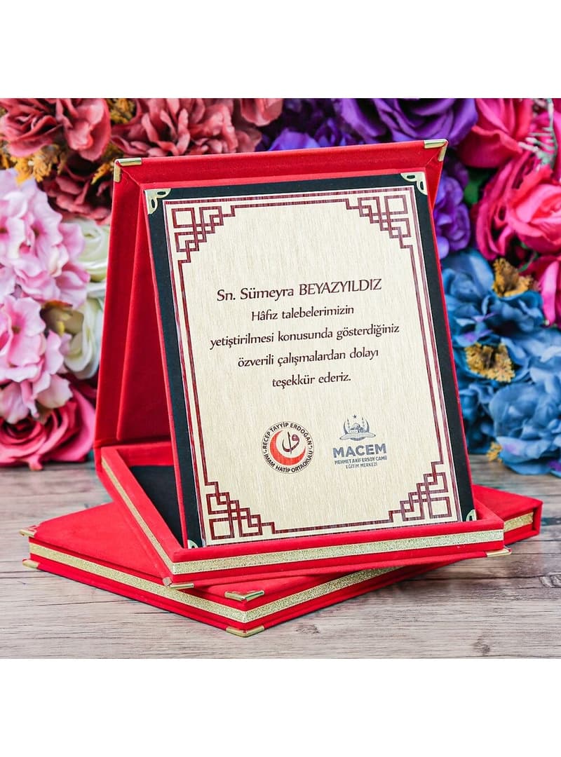 Kadife Kaplı Hediye Plaketi (12x16) Kırmızı