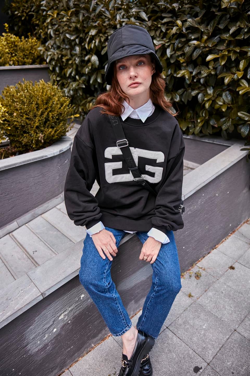 Siyah Nakışlı Garzia Sweatshirt