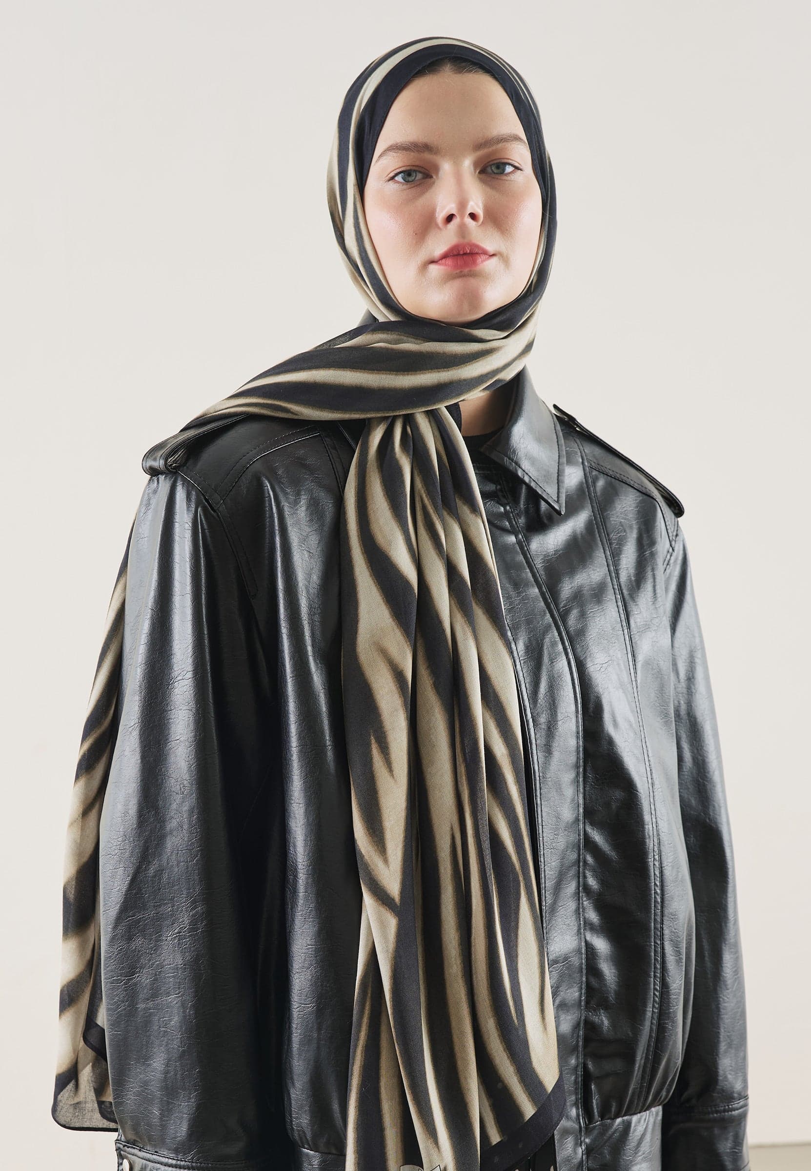 Zebra Desen Rami Şal Siyah