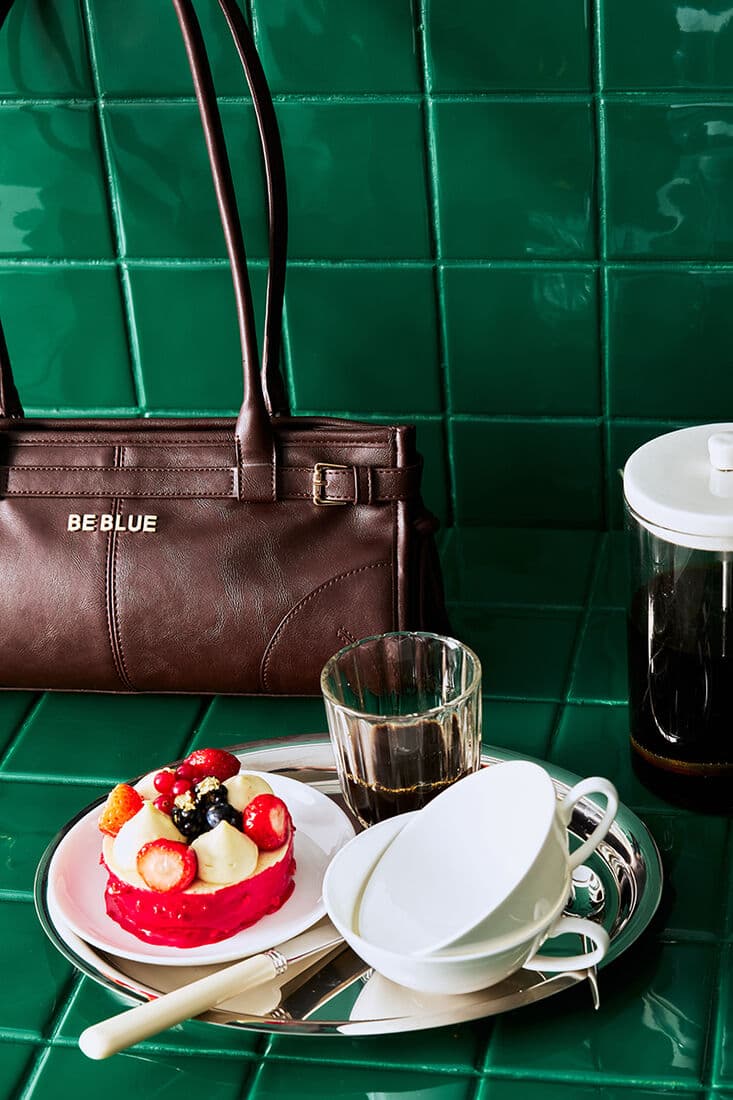 KAHVE VINTAGE KEMERLİ ÇANTA