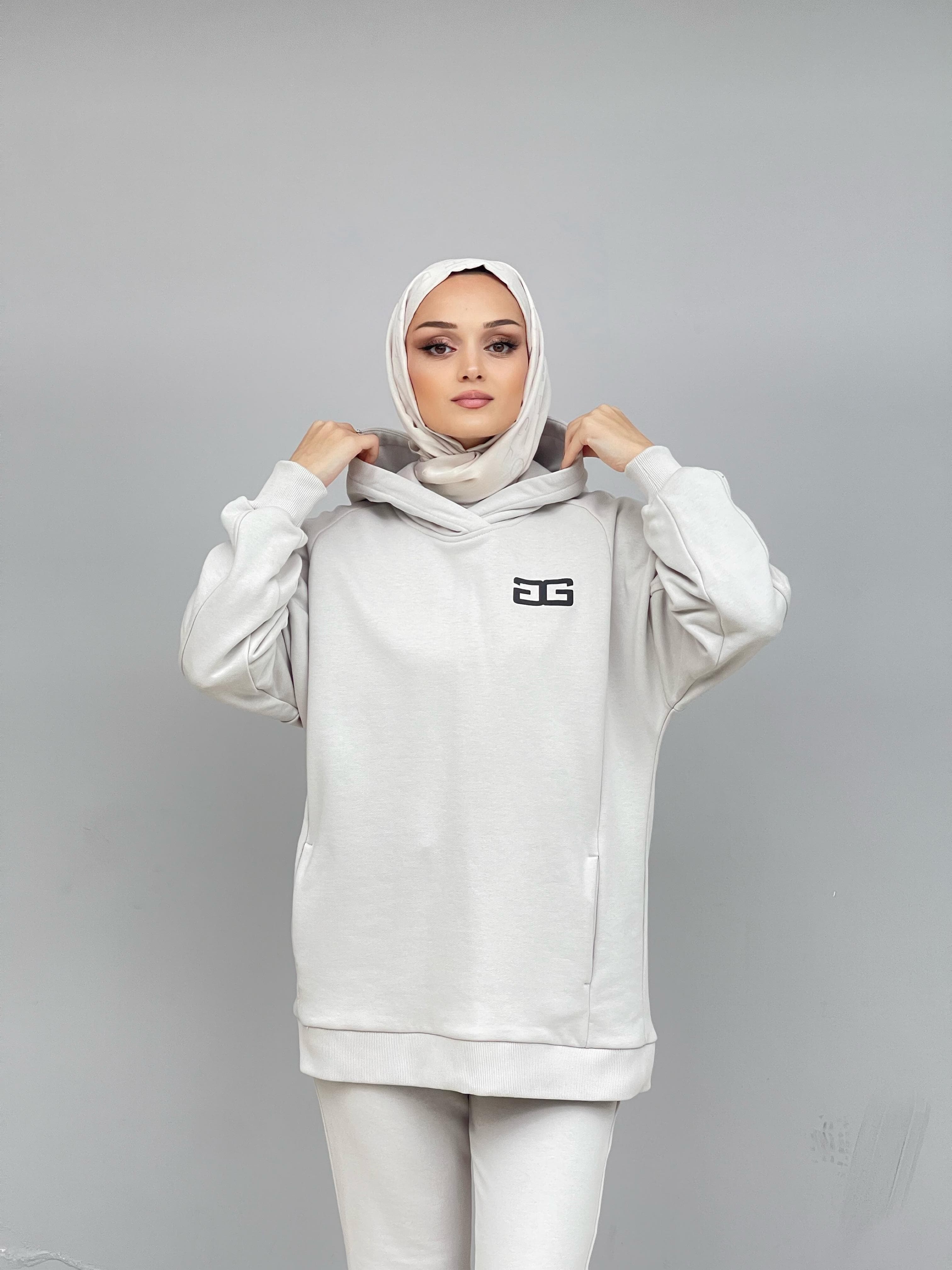 Taş Kapüşonlu Kesik Detaylı Sweat