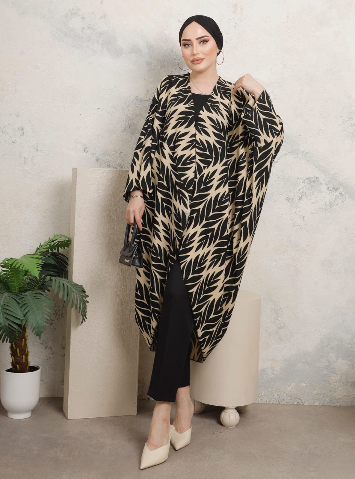 Yaprak Desenli Salaş Kimono Siyah Modaefa